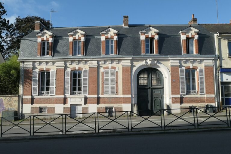 Maison de ville en brique, rue Saint-Hélier à Rennes