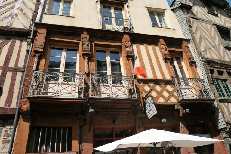 Maison à colombages rue du Chapitre, centre historique de Rennes